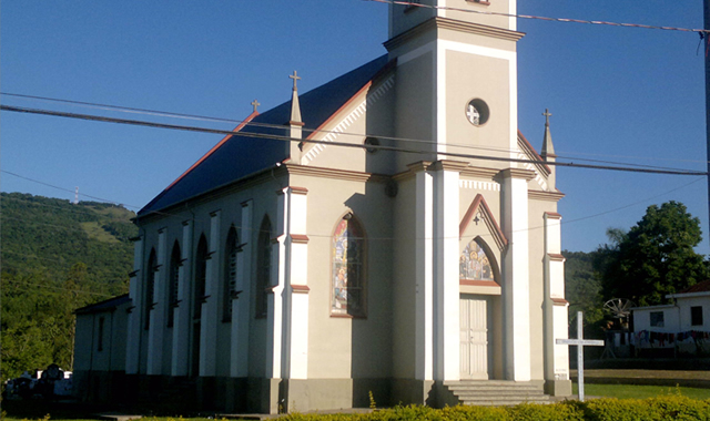 Igreja Três Mártires em Presidente Lucena