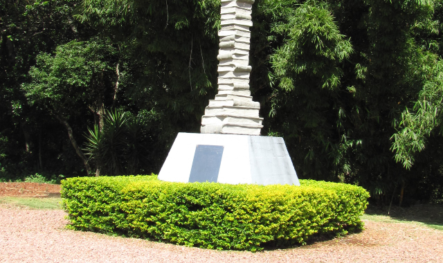 Monumento aos livros em Morro Reuter